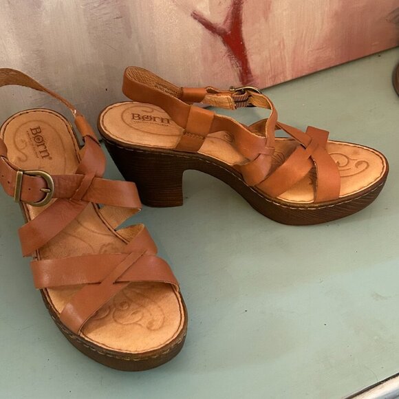 Born Tan Sandals with Chunky Heel and Adjustable Straps - Picture 10 of 12